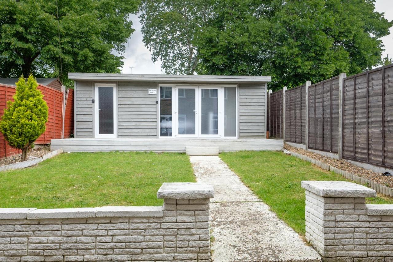 Dickens Suite- Cozy Suite 15Min Close To Gatwick 크롤리 외부 사진