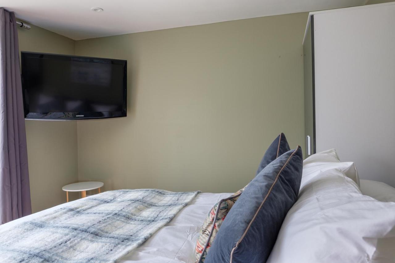 Dickens Suite- Cozy Suite 15Min Close To Gatwick 크롤리 외부 사진